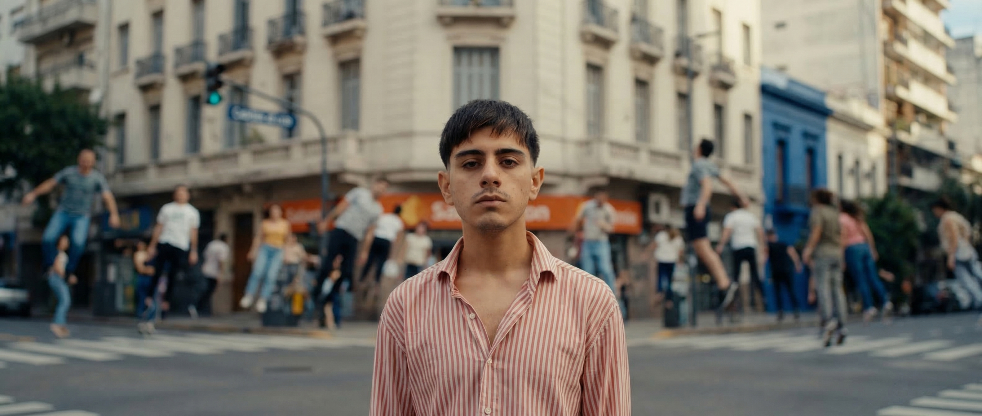 Clase Express — still 4